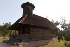 Biserica De Lemn Sfintii Apostoli Petru Și Pavel