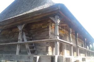 Biserica de lemn „Sfinții Arhangheli Mihail și Gavriil”