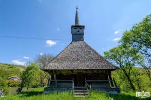 Biserica de lemn Sfinții Arhangheli Mihail și Gavriil