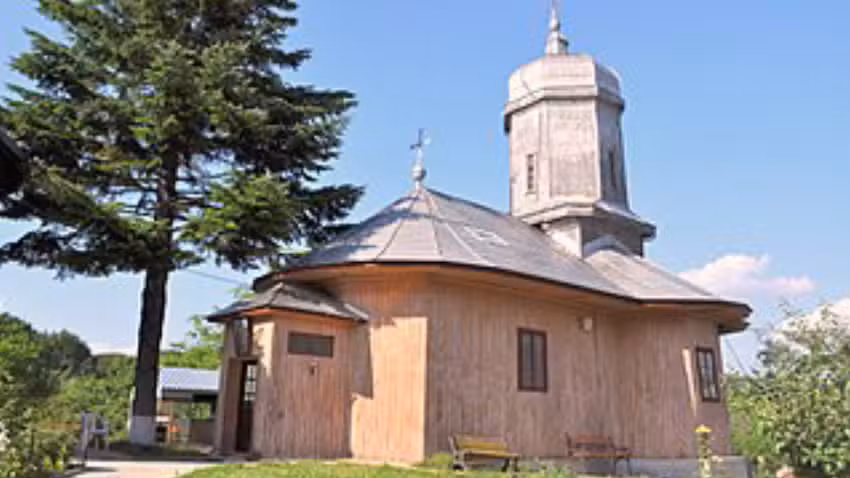 Biserica de lemn &bdquo;Sfinții Arhangheli Mihail și Gavriil&rdquo;