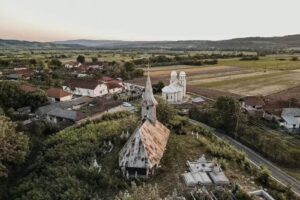 Biserica de lemn „Sfinții Arhangheli Mihail și Gavriil”