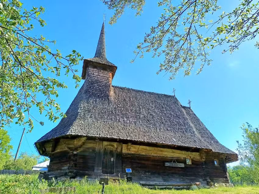 Biserica de lemn &bdquo;Sfinții Arhangheli Mihail și Gavriil&rdquo; din Drăghia