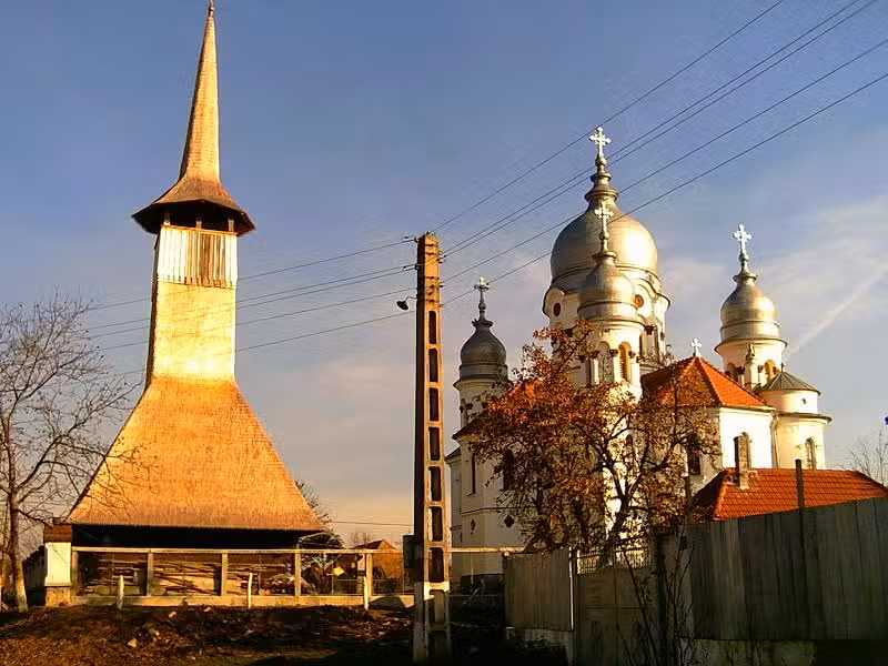 Biserica de lemn &bdquo;Sfinții Arhangheli Mihail și Gavril&rdquo;