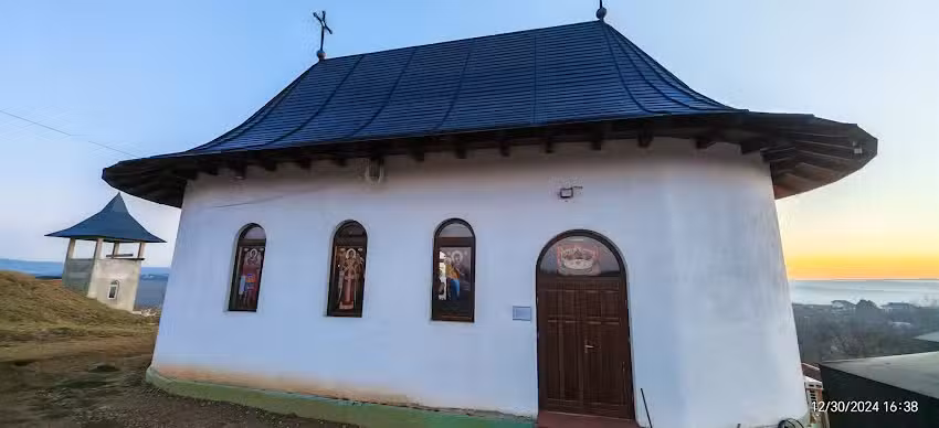 Biserica din Hlincea cu hramul Buna Vestire si Sfantul Gherasim din Kefalonia