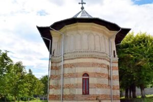 Biserica Domnească &bdquo;Intrarea &icirc;n Biserică a Maicii Domnului&rdquo;