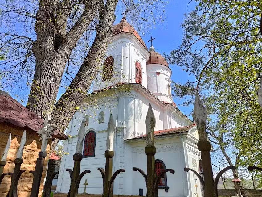 Biserica Duminica Tuturor Sfinților