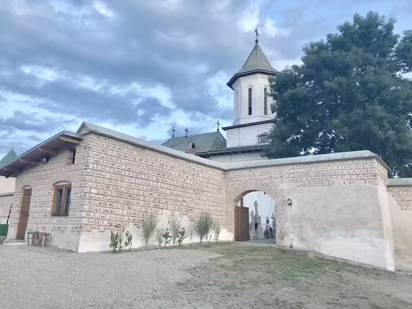 Biserica fotificată, Băjeşti