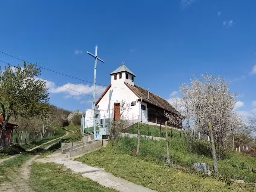 Biserica Greco-Catolică din lemn Arhanghelul Mihail