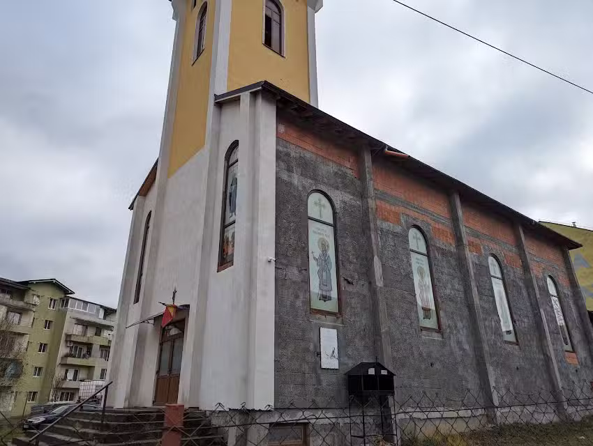 Biserica Greco-Catolică Sfinţii Apostoli Petru şi Pavel