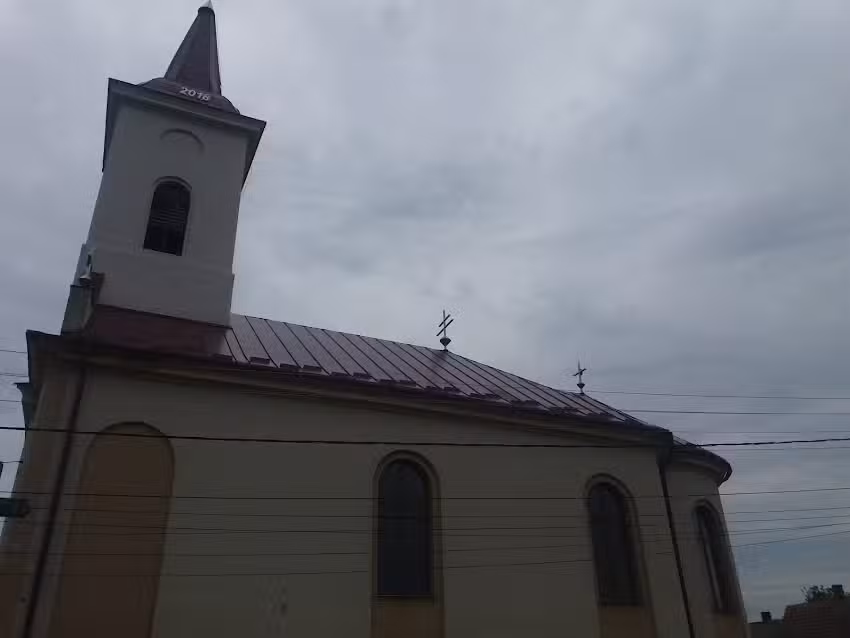 Biserica Greco-Catolică &bdquo;Sfinții Arhangheli Mihai și Gavril&rdquo;