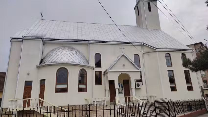 Biserica Greco-Catolică &rdquo;Sfinţii Trei Ierarhi&rdquo;