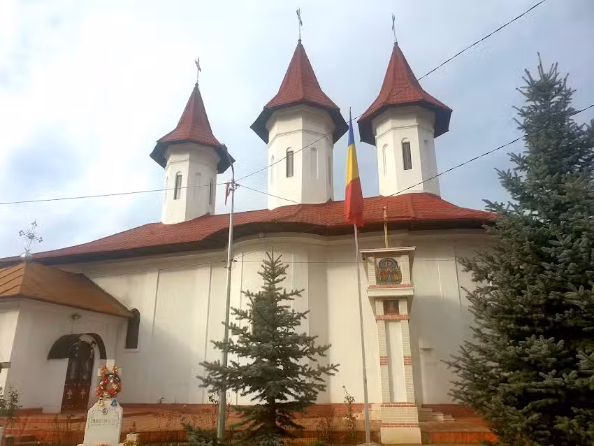 Biserica in Cimitirul Eternitatea