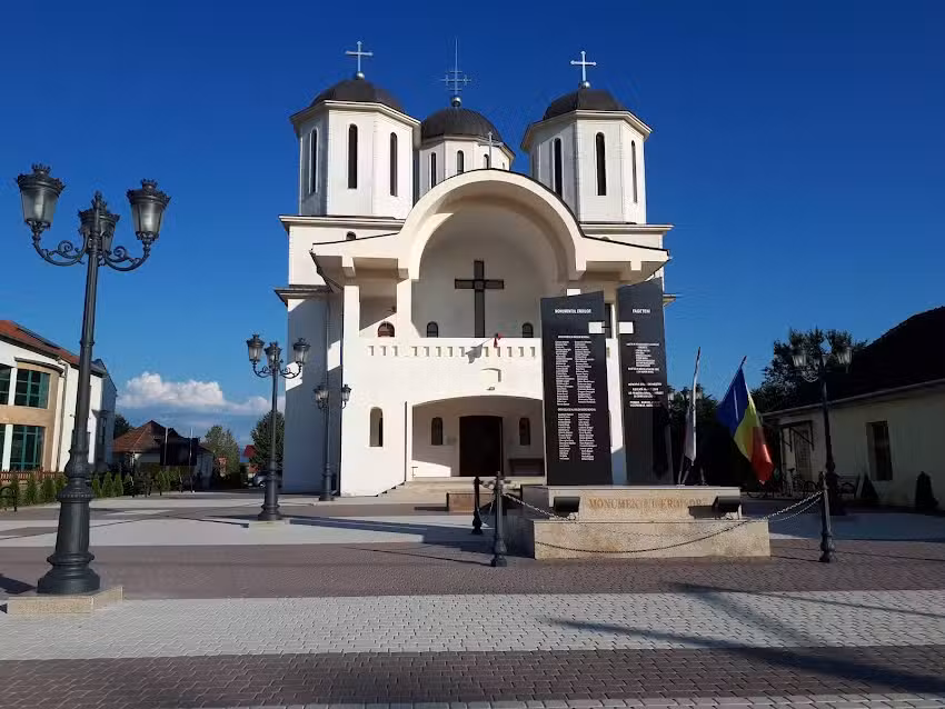 Biserica &Icirc;nălţarea Sfintei Cruci