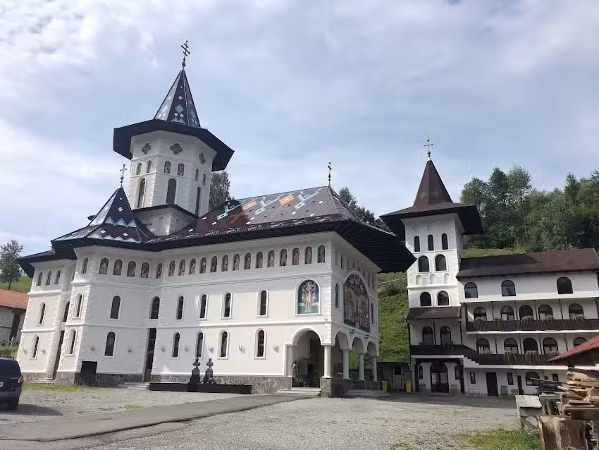 Biserica Izvorul Negru