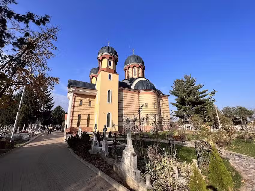Biserica &bdquo;Izvorul Tămăduirii&rdquo; Bacău