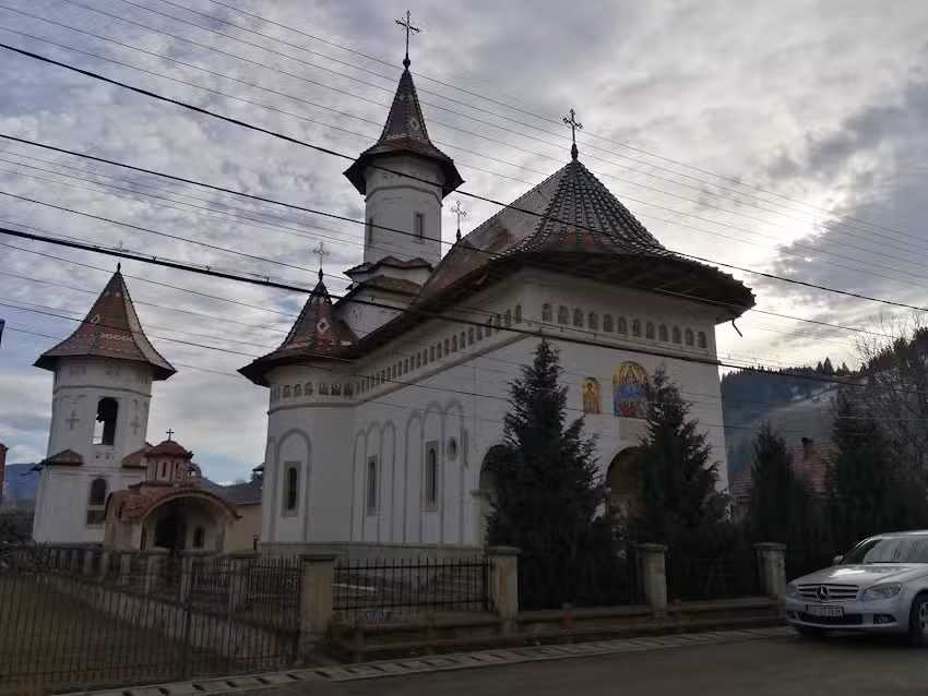 Biserica Izvorul Tămăduirii din C&acirc;mpulung Moldovenesc