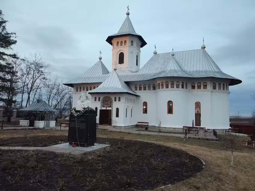 Biserica &bdquo;Nașterea Maicii Domnului&rdquo;