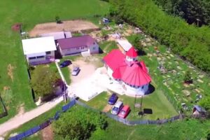 Biserica Nașterea Maicii Domnului B&icirc;șca Berzunți