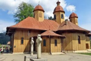 Biserica Nașterea Maicii Domnului (Biserica de Lemn)