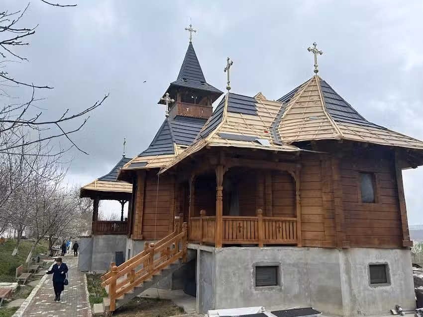 Biserica &bdquo;Nasterea Maicii Domnului&rdquo; Medgidia