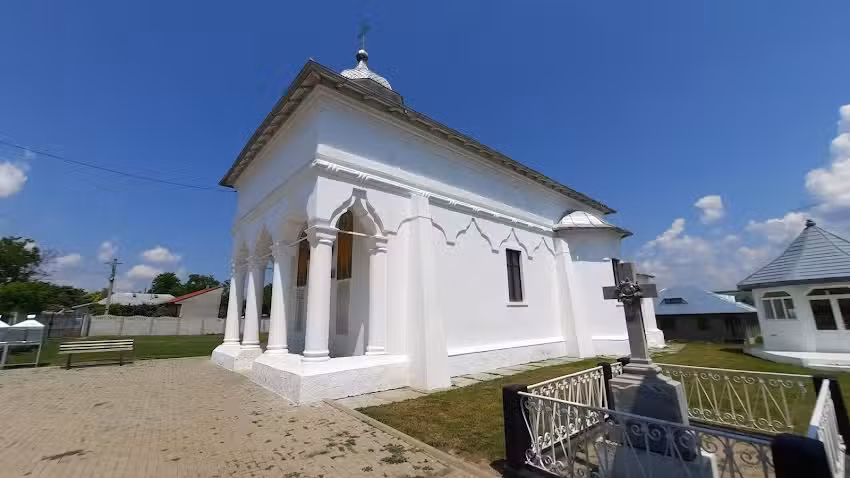 Biserica &bdquo;Naşterea Maicii Domnului&ldquo; Valea Mărului