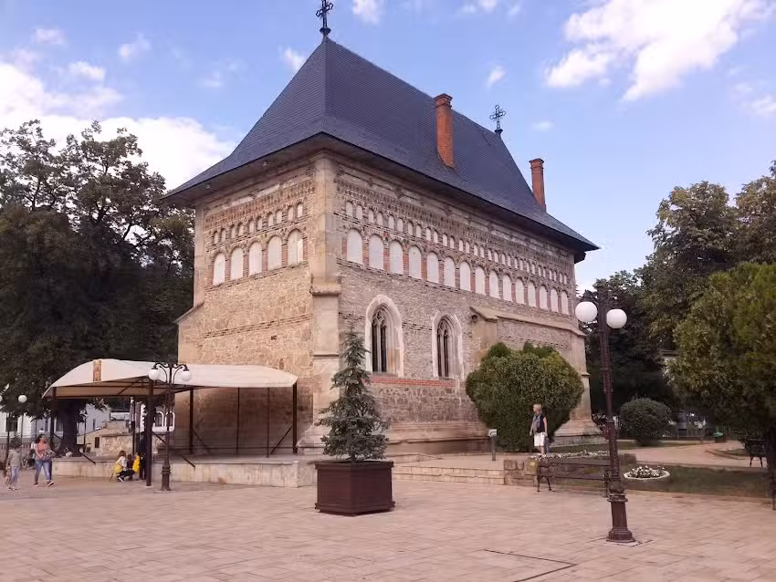 Biserica &bdquo;Nașterea Sf&acirc;ntului Ioan Botezătorul&rdquo;