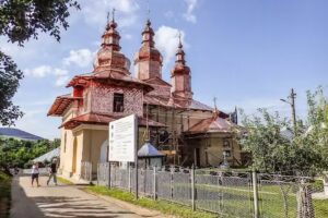Biserica Nasterea Sfântului Ioan Botezătorul Văratec