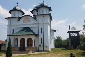 Biserica Nouă P&acirc;rvu Roșu