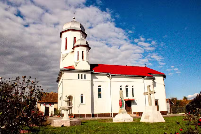 Biserica Ortodoxă a Comunei Ticvaniu Mare
