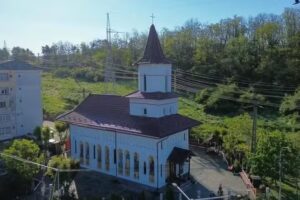 Biserica Ortodoxă &bdquo;Adormirea Maicii Domnului&rdquo; &ndash; Coasta Uzinei