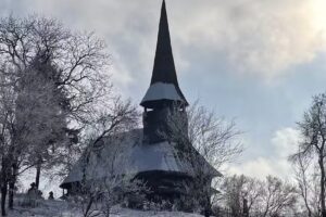 Biserica ortodoxă de lemn Sf. Arh. Mihail și Gavriil din Domnin
