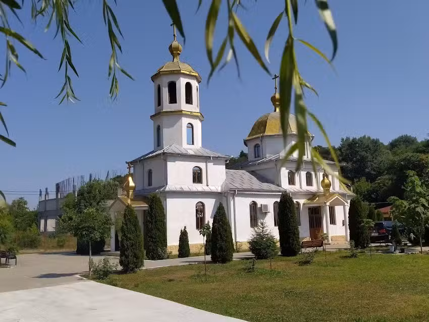Biserica Ortodoxă de rit vechi Sf. Apostoli Petru și Pavel