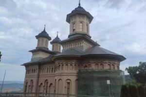 Biserica ortodoxă de zid a mănăstirii Nicula