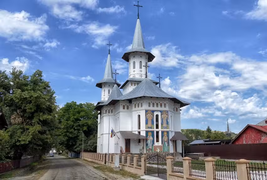 Biserica Ortodoxă &bdquo;Naşterea Maicii Domnului&rdquo; Rogoz