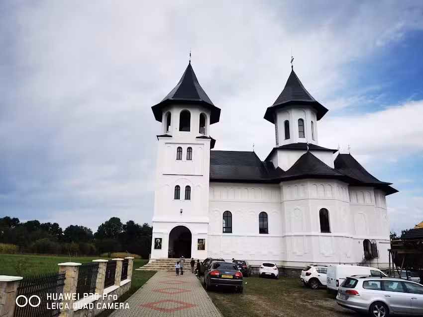 Biserica Ortodoxă Remezău