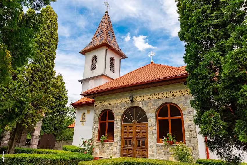 Biserica Ortodoxa Sf Dimitrie Carpinis