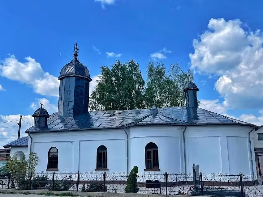 Biserica Ortodoxa Sf.M.Mc Dimitrie Izvoratorul de Mir