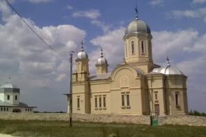 Biserica ortodoxă Sf. M. Muc. Dimitrie din Plopeni