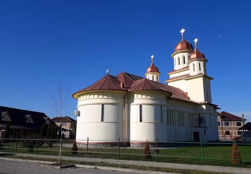 Biserica Ortodoxă &bdquo;Sf. M. Mucenic Gheorghe&rdquo; &ndash; S&acirc;ntana I