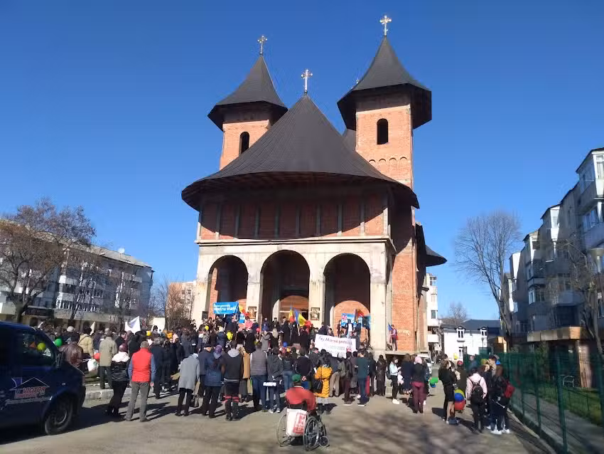 Biserica ortodoxă &bdquo;Sf&acirc;nta Treime&rdquo;
