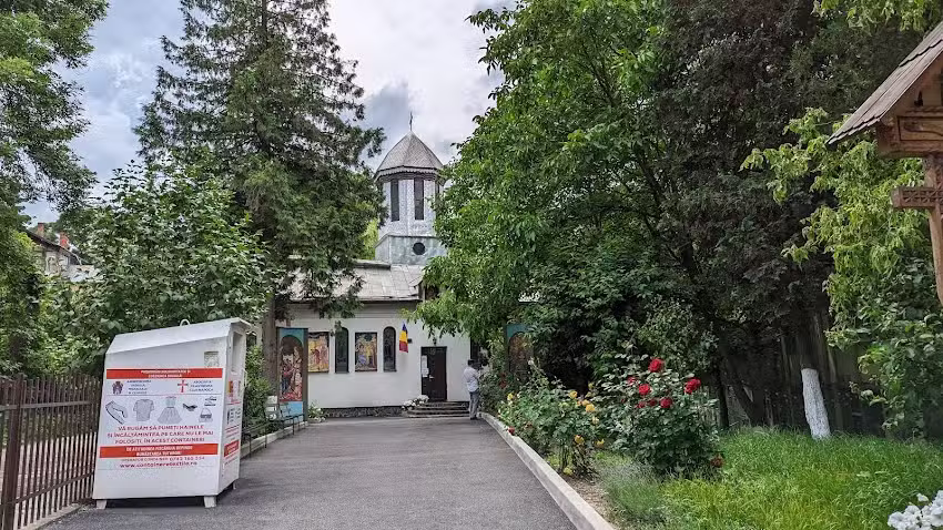 Biserica Ortodoxă Sf&acirc;ntul Dimitrie Izvor&acirc;torul de Mir