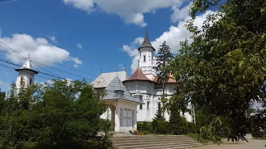 Biserica Ortodoxă &bdquo;Sf&acirc;ntul Gheorghe&rdquo; din Bosanci