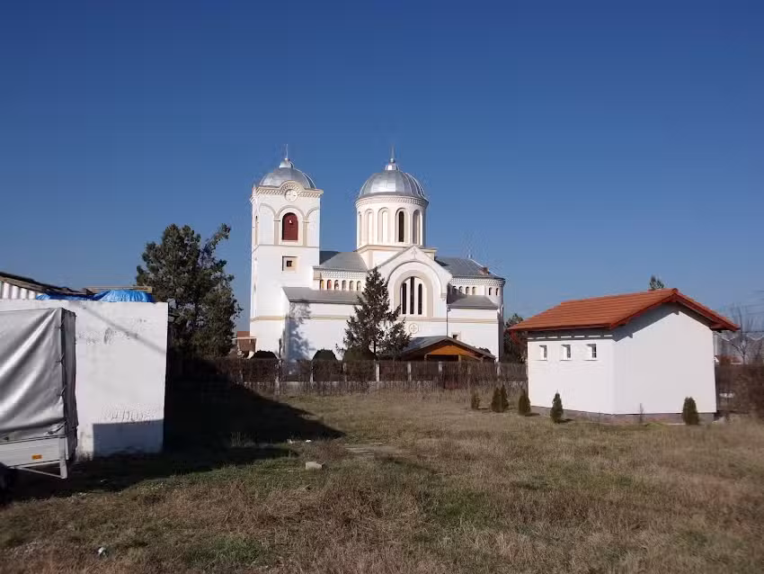 Biserica Ortodoxă &bdquo;Sf&acirc;ntul Ierarh Nicolae&rdquo; &ndash; Șofronea