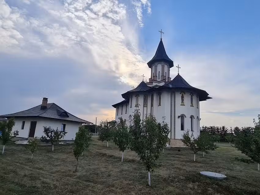 Biserica Ortodoxă &bdquo;Sf&acirc;ntul Ilie&rdquo; Dărmănești II