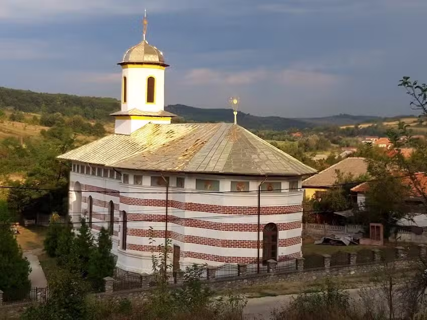 Biserica Ortodoxă &bdquo;Sf&acirc;ntul Mucenic Gheorghe&rdquo; din Toplița, Negomir