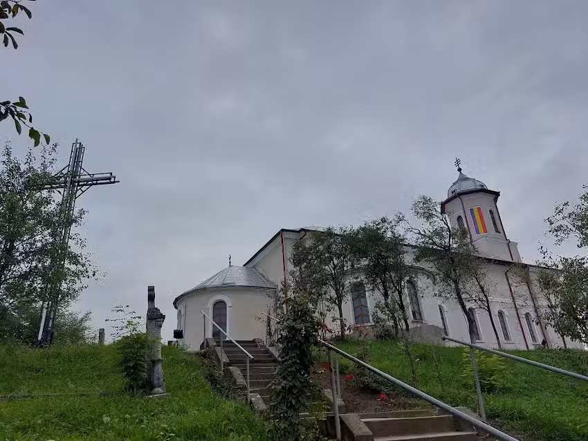 Biserica ortodoxă &bdquo;Sfinții Arhangheli Mihail și Gavriil&rdquo;