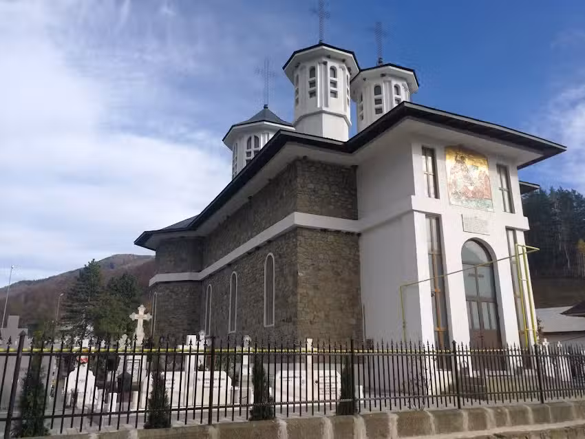 Biserica Pogor&acirc;rea Sf. Duh