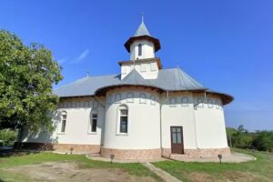 Biserica „Pogorârea Sfântului Duh“ Slobozia Conachi