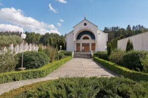 Biserica &bdquo;Preasf&acirc;nta Inimă a lui Isus&rdquo; Dărmănești