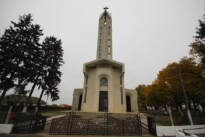 Biserica Preasf&acirc;nta Treime